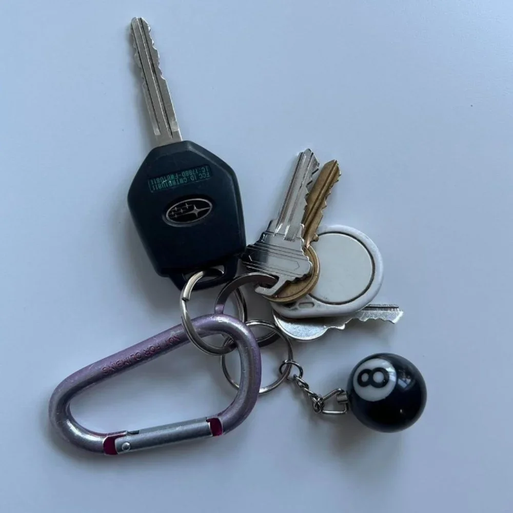 Y2K 2000s 8-ball keyring keychain